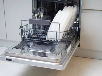 Die Reparatur von Haushaltsgeräten wie Geschirrspüler.